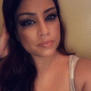 Meet your Posher, Monica